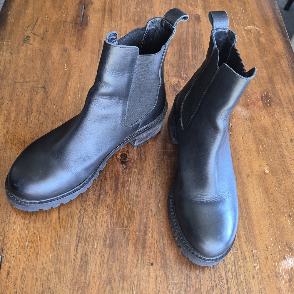 Black Chelsea Boots